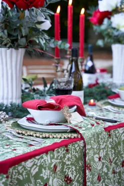 Couleur Nature Place Settings & Linens|Baies de houx Tablecloth in Red & Green