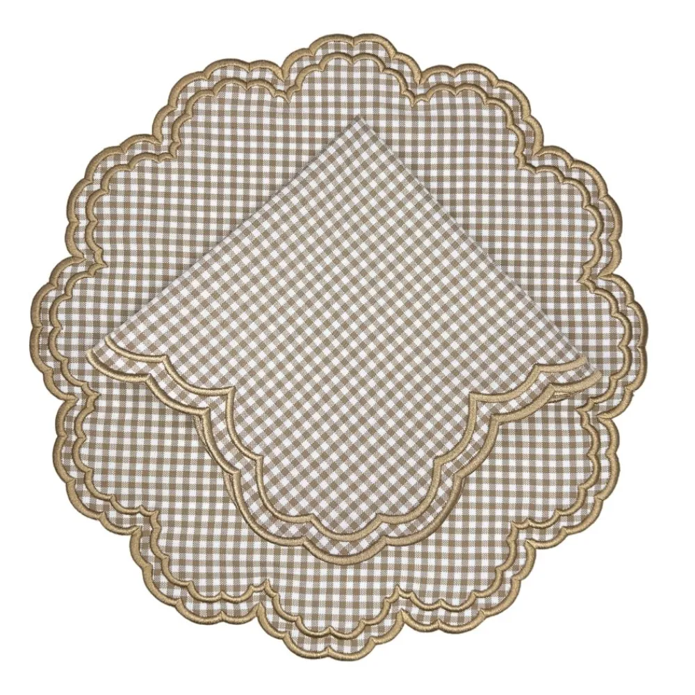 Flying Sheep Country Place Settings & Linens|Bettina Napkin in Wheat Gingham, Set of 4