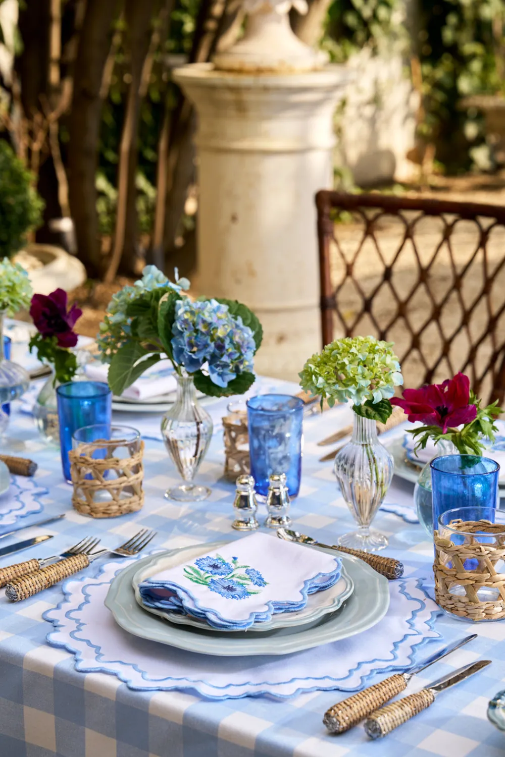 Loulou La Dune Place Settings & Linens|Blue Lotus Placemat and Napkin Set in White