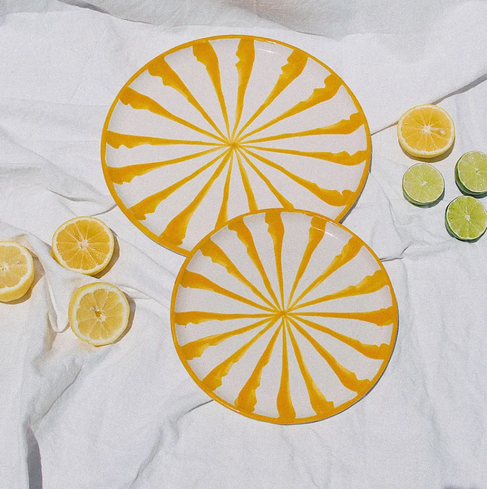 Pomelo Casa Dinnerware|Casa Amarilla Dinner Plate with Candy Cane Stripes