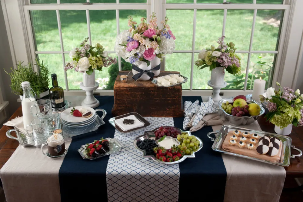 Salisbury Living|Silver|Casablanca Shaped Tray