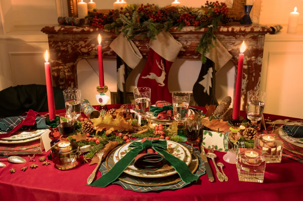 TriChi Design Place Settings & Linens|Christmas Green Velvet Napkin Bows, Set of 4