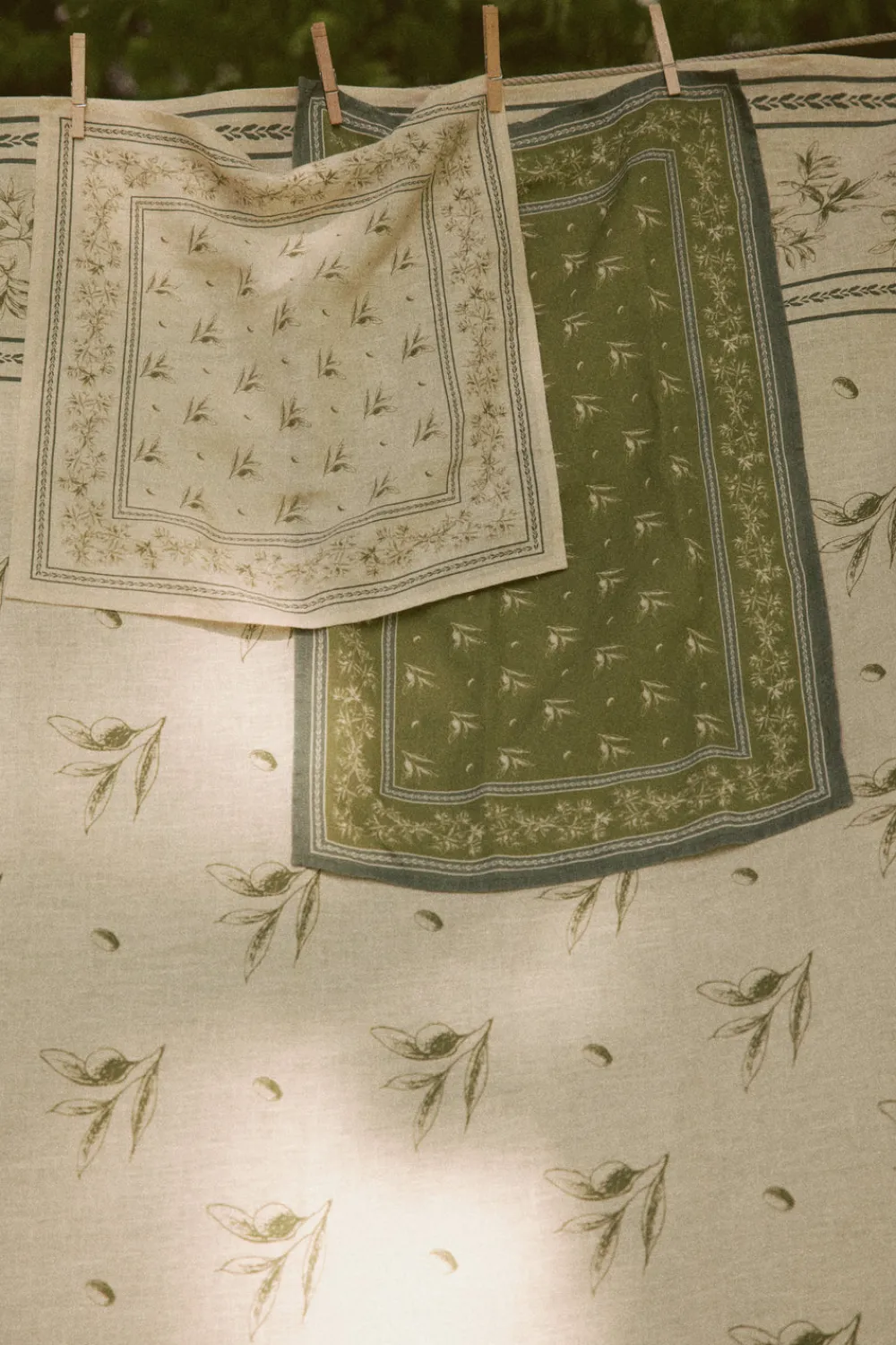 Cucina Cipoletti Place Settings & Linens|Cipoletti x Nadia Co. Fine Italian Linen Napkins, Set of 4