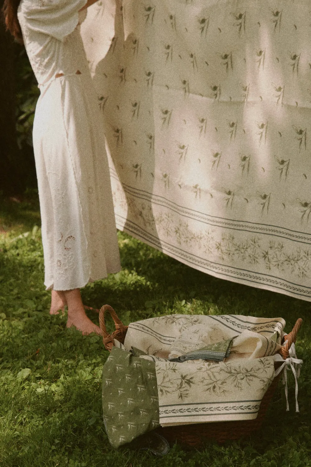 Cucina Cipoletti Place Settings & Linens|Cipoletti x Nadia Co. Fine Italian Linen Tablecloth