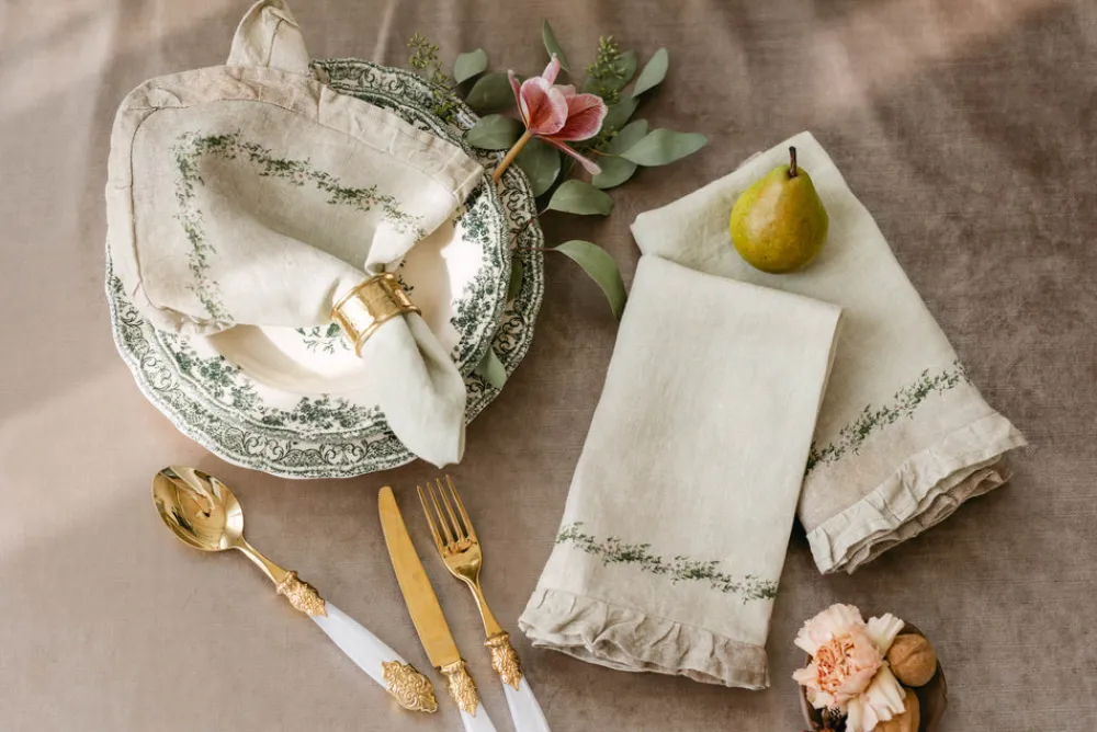 Nadia & Co Place Settings & Linens|Cornucopia Royale Serviettes