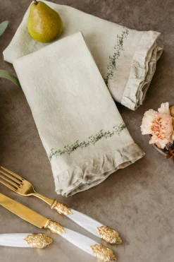 Nadia & Co Place Settings & Linens|Cornucopia Royale Serviettes