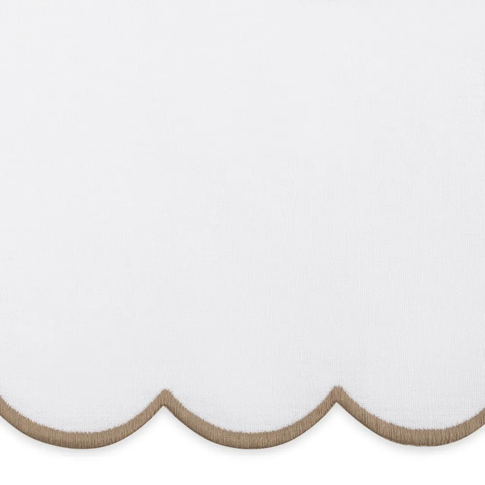 Matouk Place Settings & Linens|Dakota Tablecloth