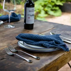 Made In Dinnerware|Dinner Plates in Navy Rim