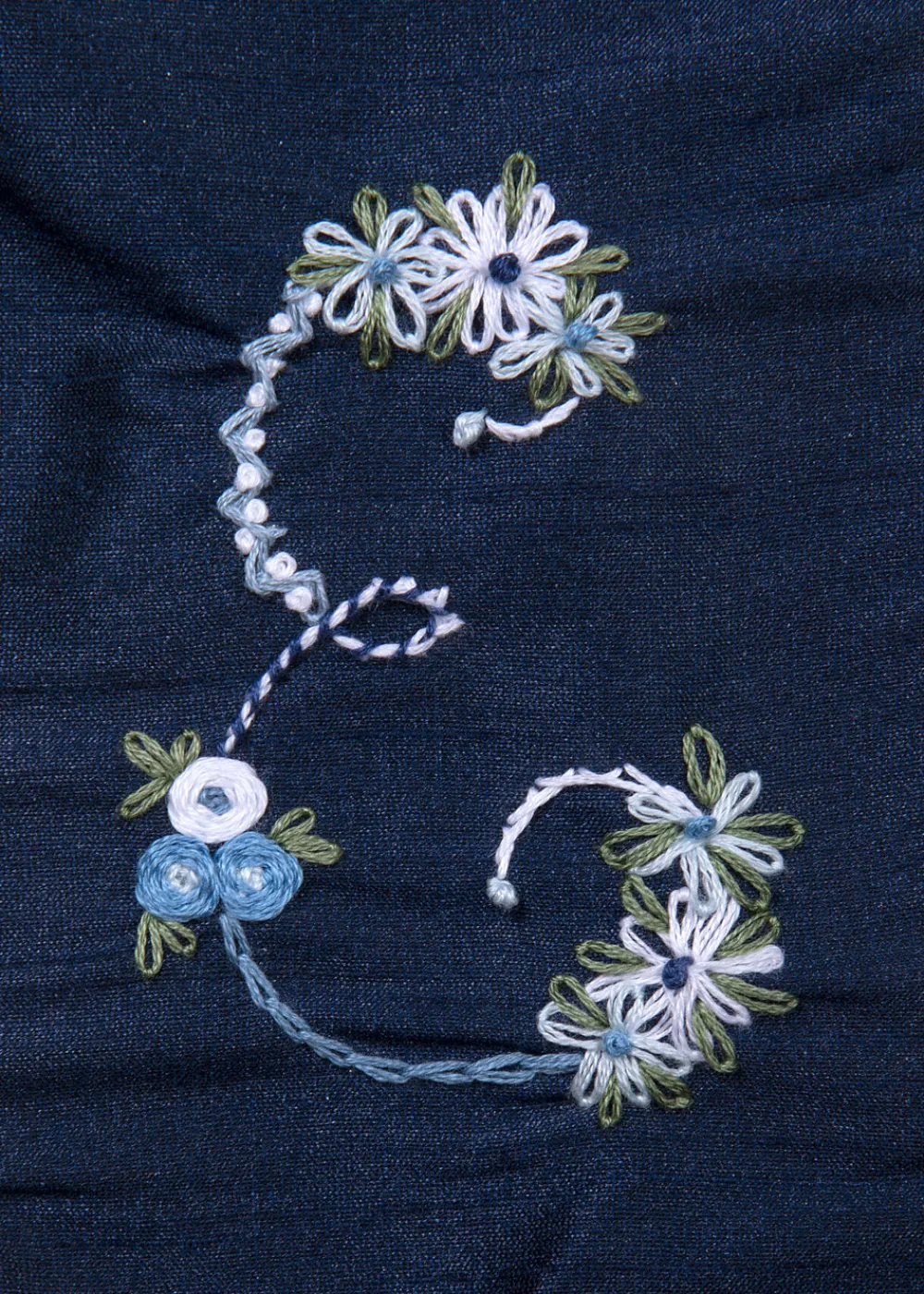 Jefferson Lane Décor|Embroidered Holiday Tree Bow