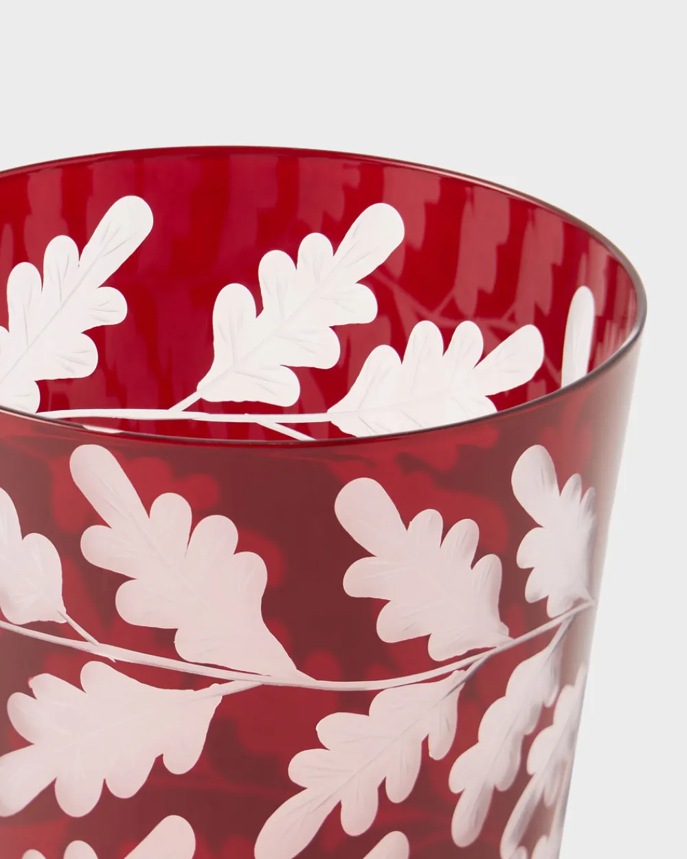 Cabana Glassware|Engraved Oak Leaf Water Tumbler in Burgundy