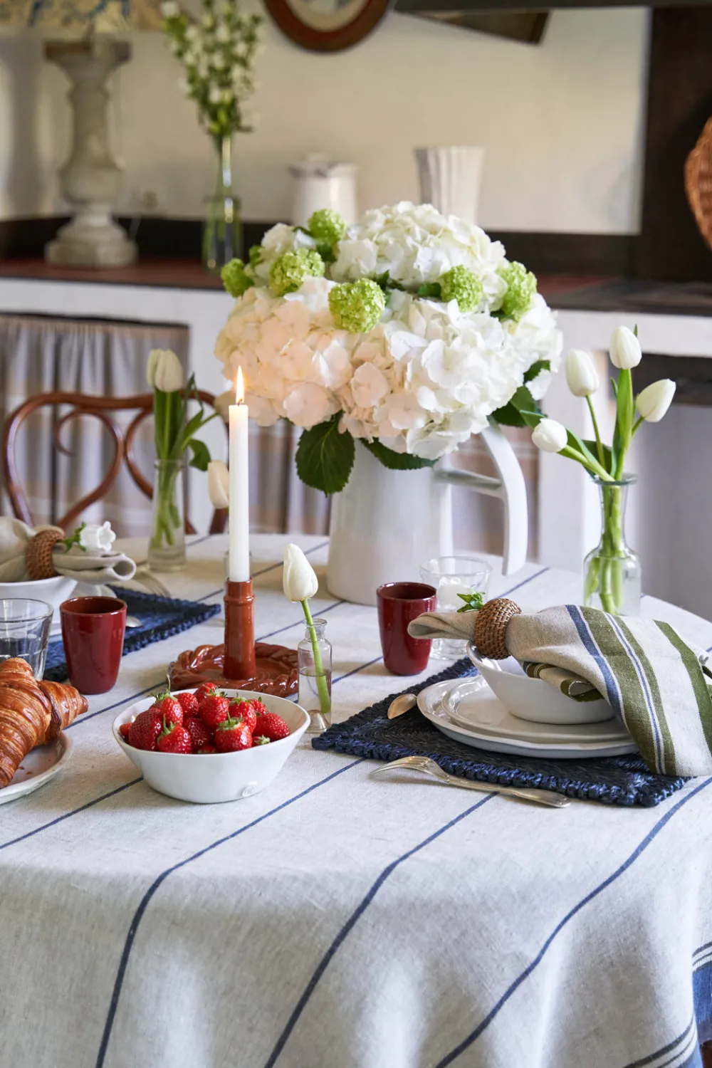 Caravan Place Settings & Linens|Eze 60x60 Tablecloth in Ivory & Blue