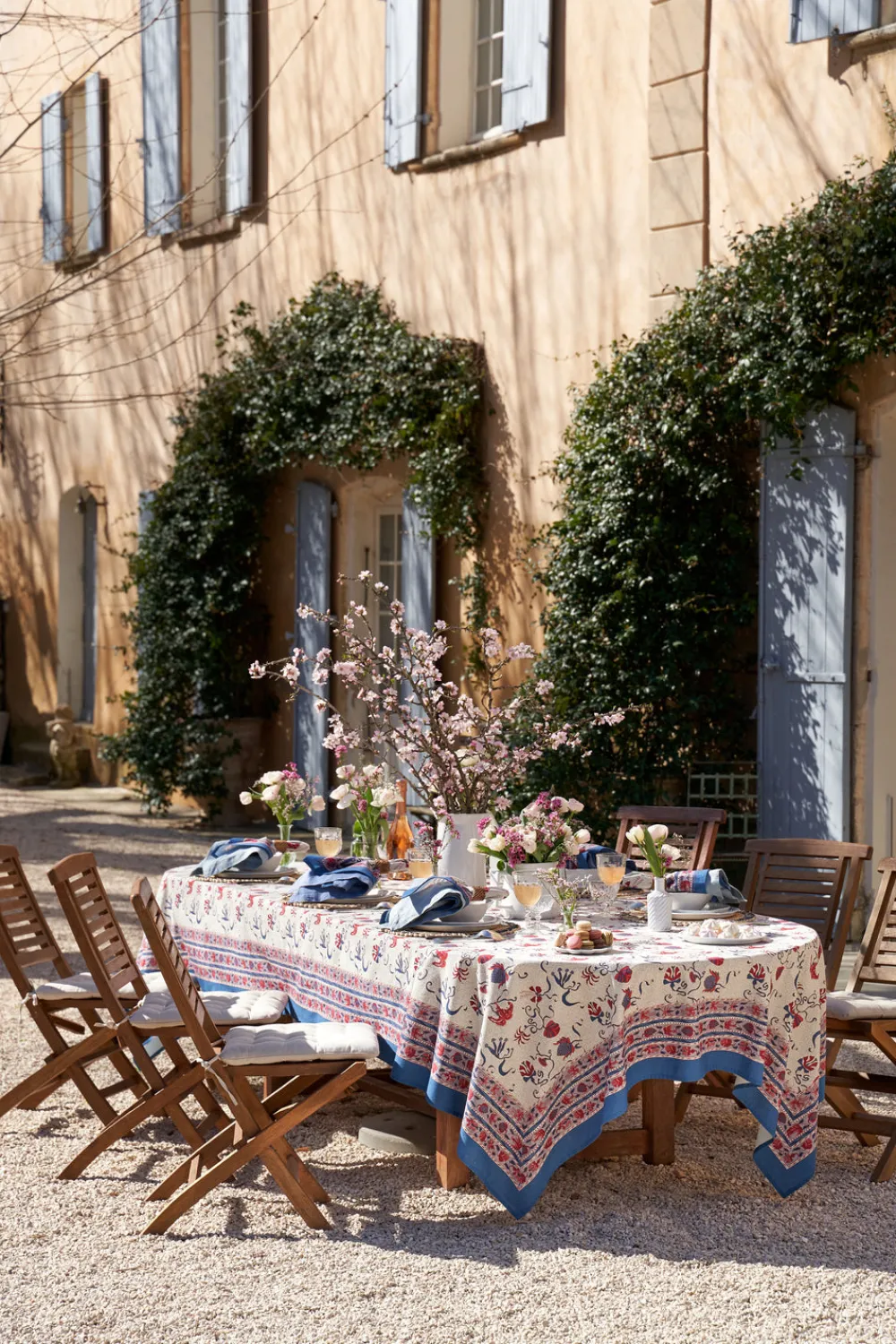 Couleur Nature Place Settings & Linens|Fleur Des Indes Tablecloth in Blue & Red