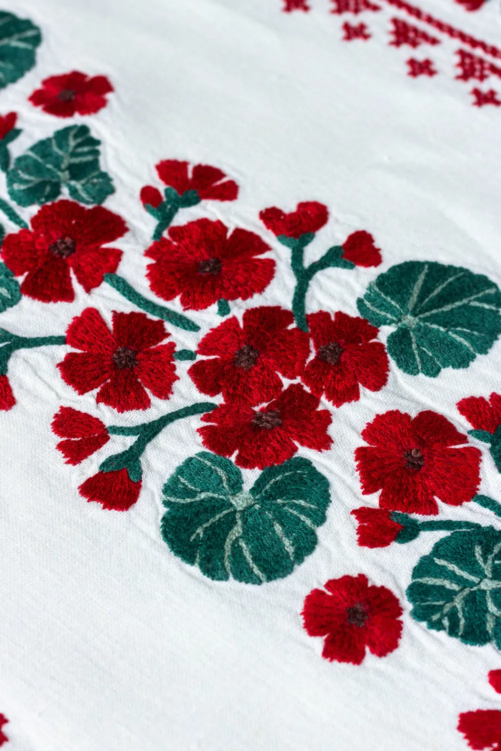 Esencial Hogar Place Settings & Linens|Geranio Rectangular Tablecloth