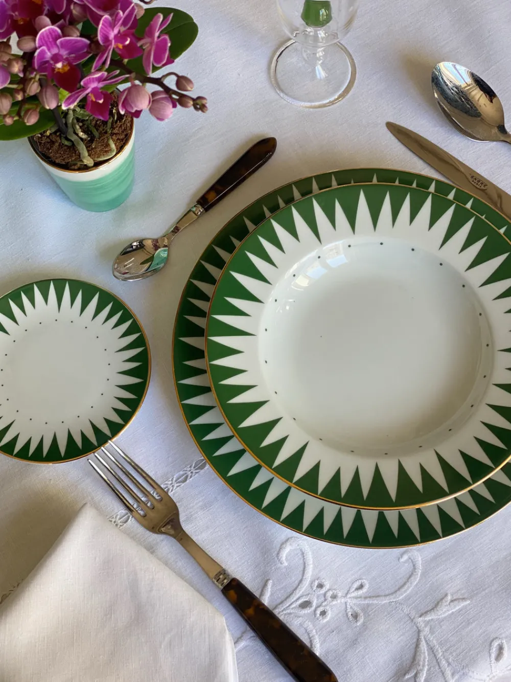 Molecot Dinnerware|Green Punk Bread Plate