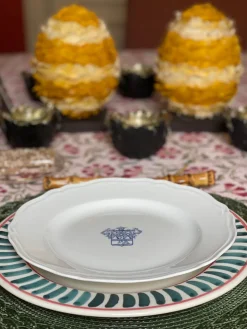 Sveva's Home Dinnerware|Hand-Painted Crest Plate, Set of 6