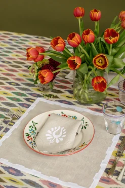 Elizabeth Lake Place Settings & Linens|Hanover Placemats in Oatmeal and White, Set of 2