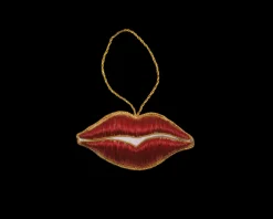 Henry Handwork Place Settings & Linens|Kiss Ornament