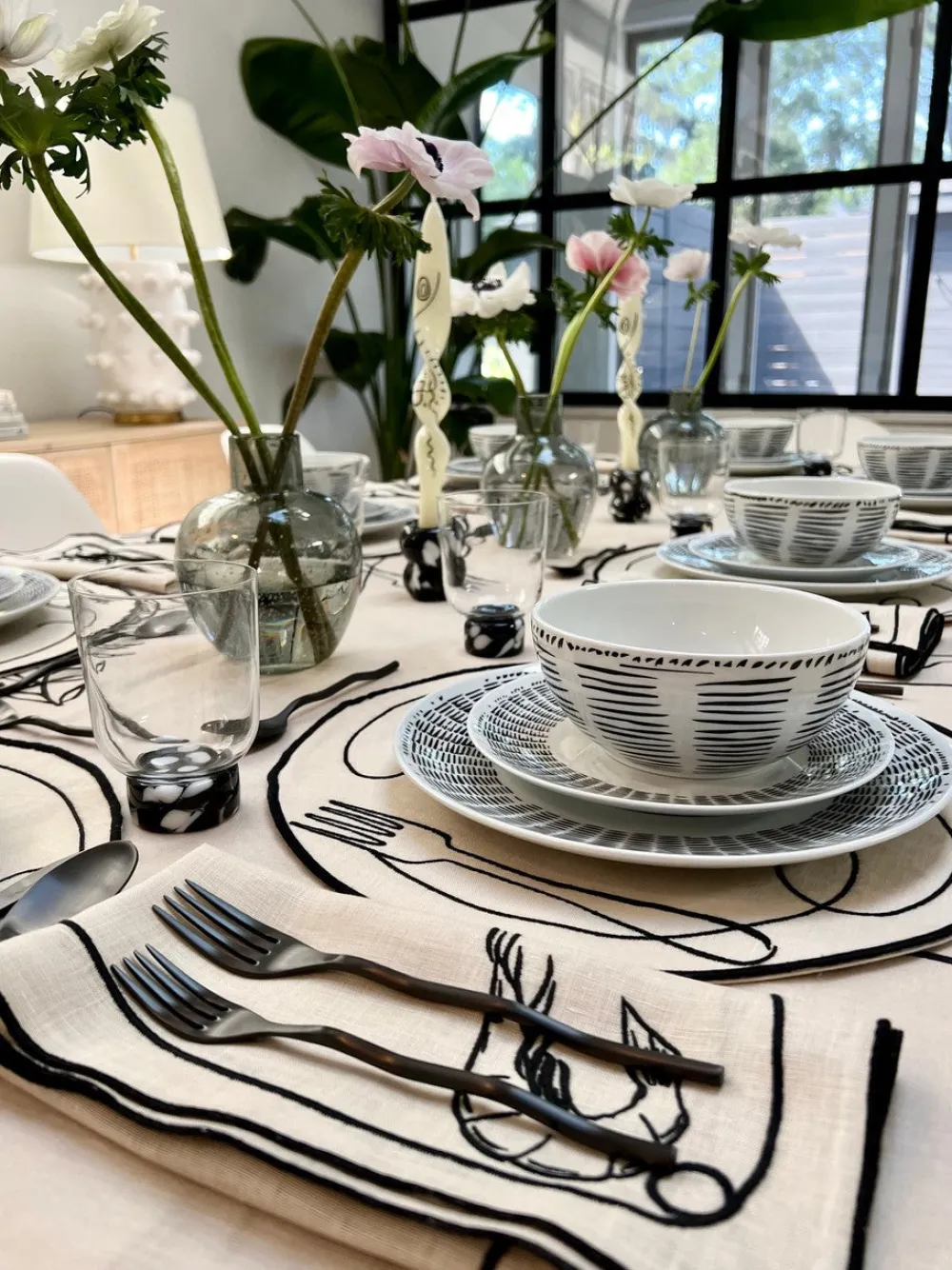 Misette Dinnerware|Line Drawing Dinner Plates, Set of 4