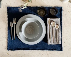 French Presse Place Settings & Linens|Linen Placemat