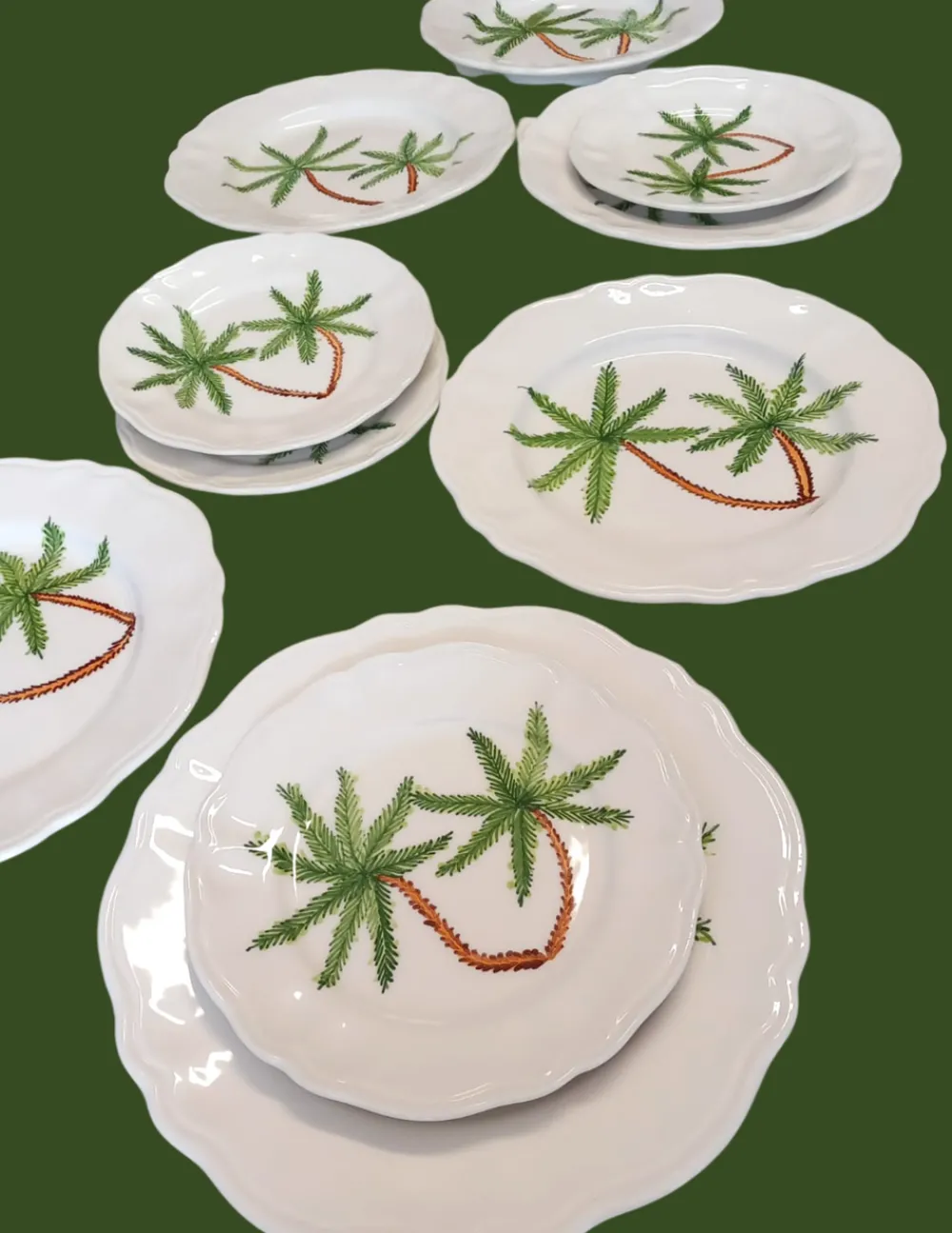 Sveva's Home Dinnerware|Palm Tree Scalloped Plate, Set of 6