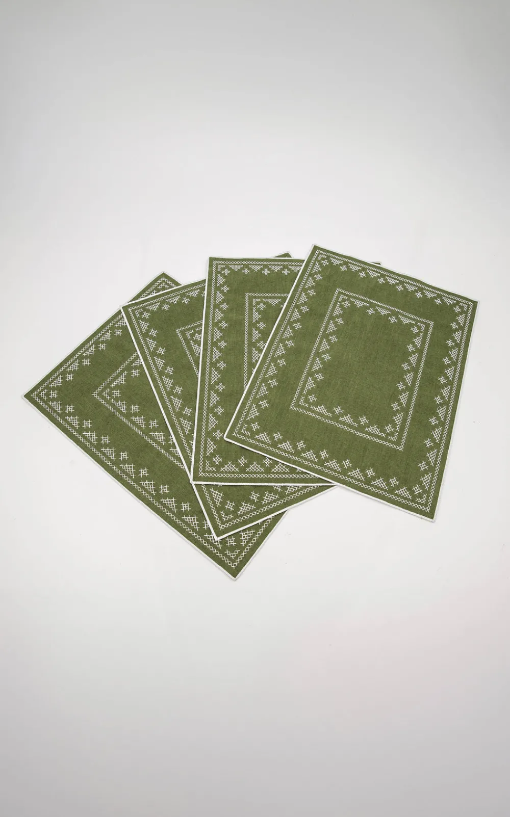 Esencial Hogar Place Settings & Linens|Pedralbes Placemats in Olive, Set of 4