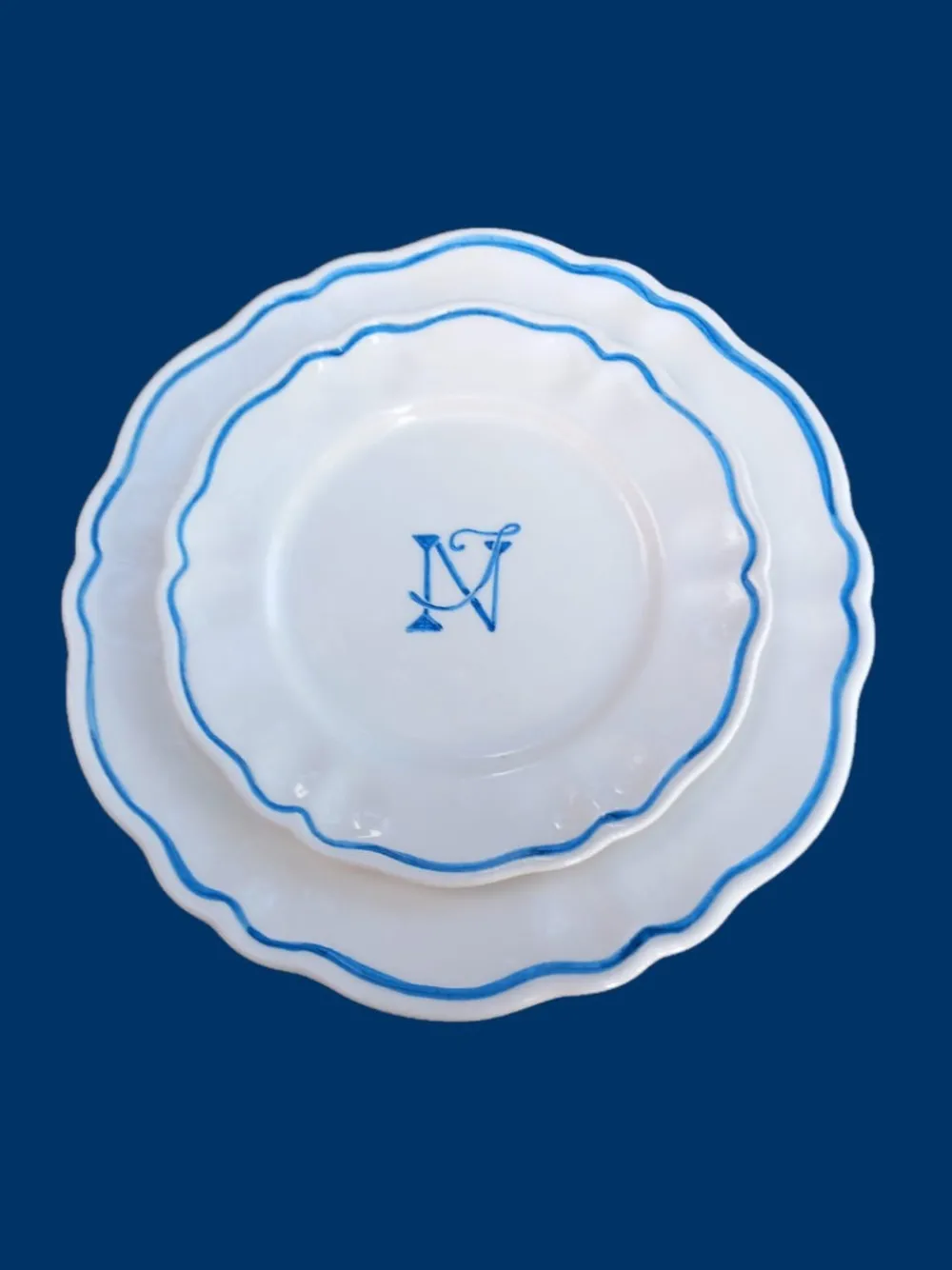 Sveva's Home Dinnerware|Personalised Monogram Scalloped Plate, Set of 6