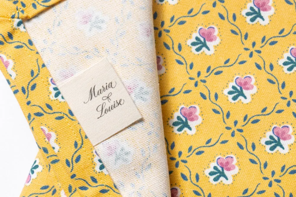 Maria Louise Cottage Place Settings & Linens|Retro Rose Napkins in Yellow, Set of 4