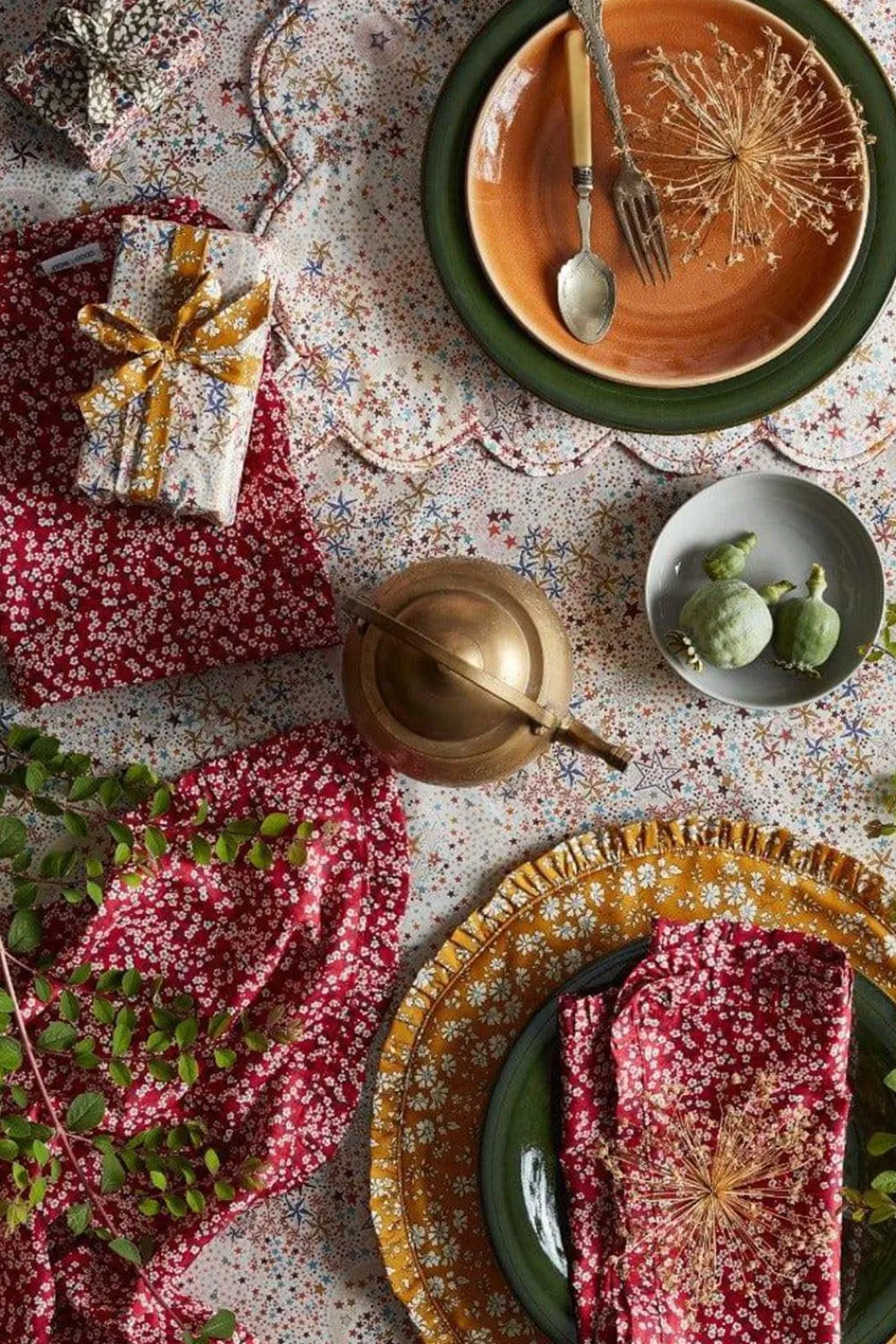 Coco & Wolf Place Settings & Linens|Reversible Scalloped Placemat Made With Liberty Fabric in Mitsi Valeria & Adelajda