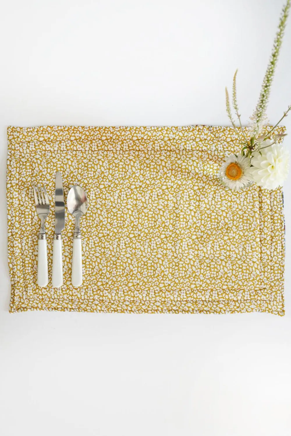 Coco & Wolf Place Settings & Linens|Reversible Stitch Placemat Made With Liberty Fabric in Feather Meadow & Annabella