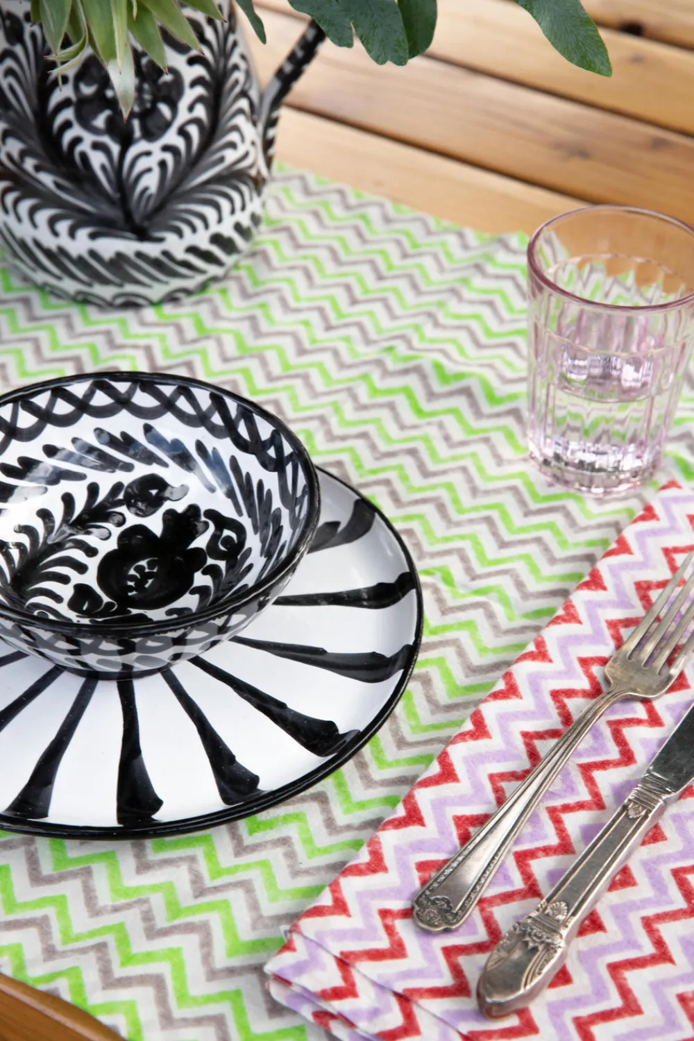 Pomelo Casa Dinnerware|Salad Plate With Candy Cane Stripes