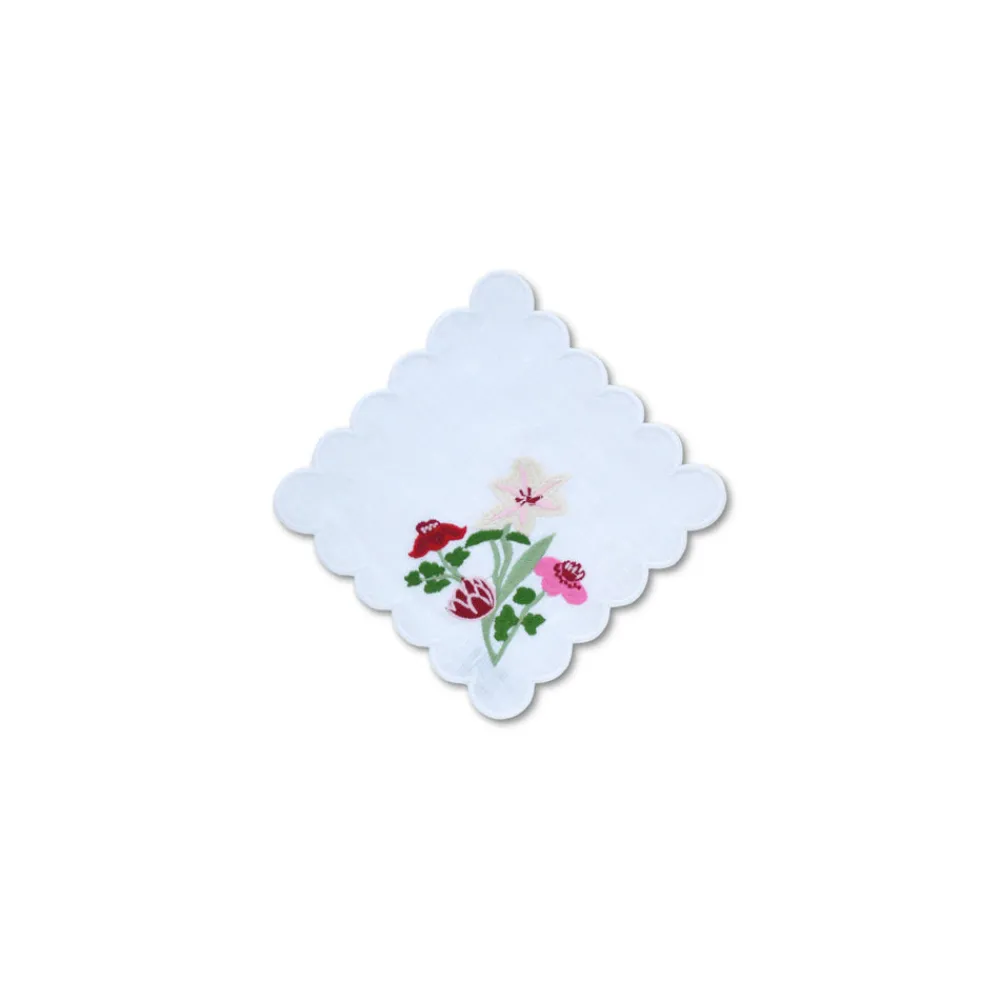 Chefanie Place Settings & Linens|Scalloped Flower Cocktail Napkins, Set of 4