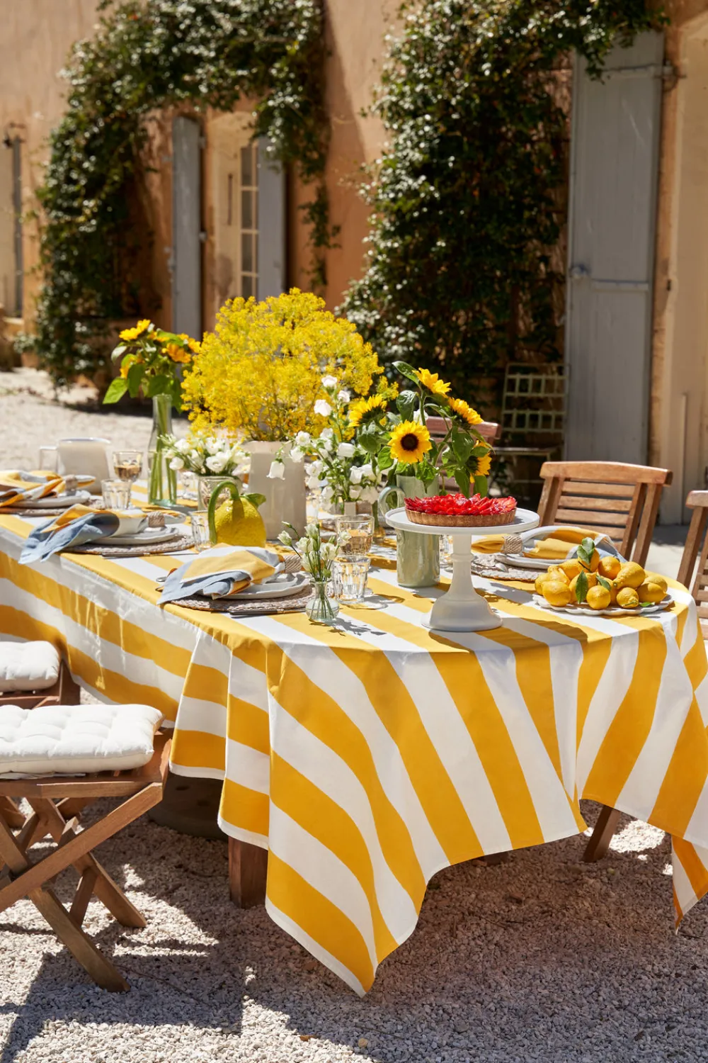 Couleur Nature Place Settings & Linens|St. Tropez Tablecloth in Yellow