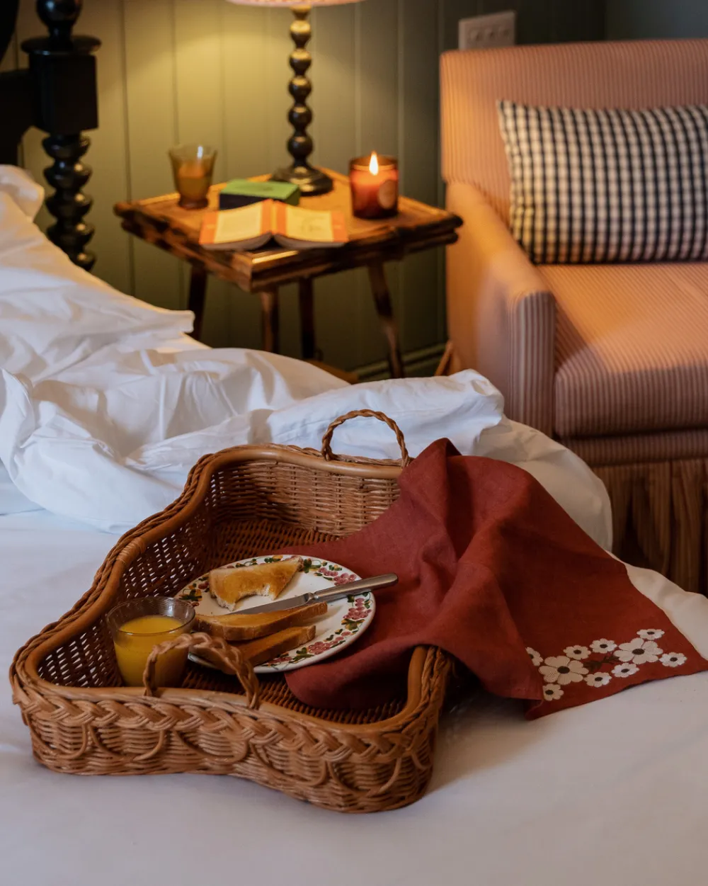 Sharland England Place Settings & Linens|Tulpina Napkins