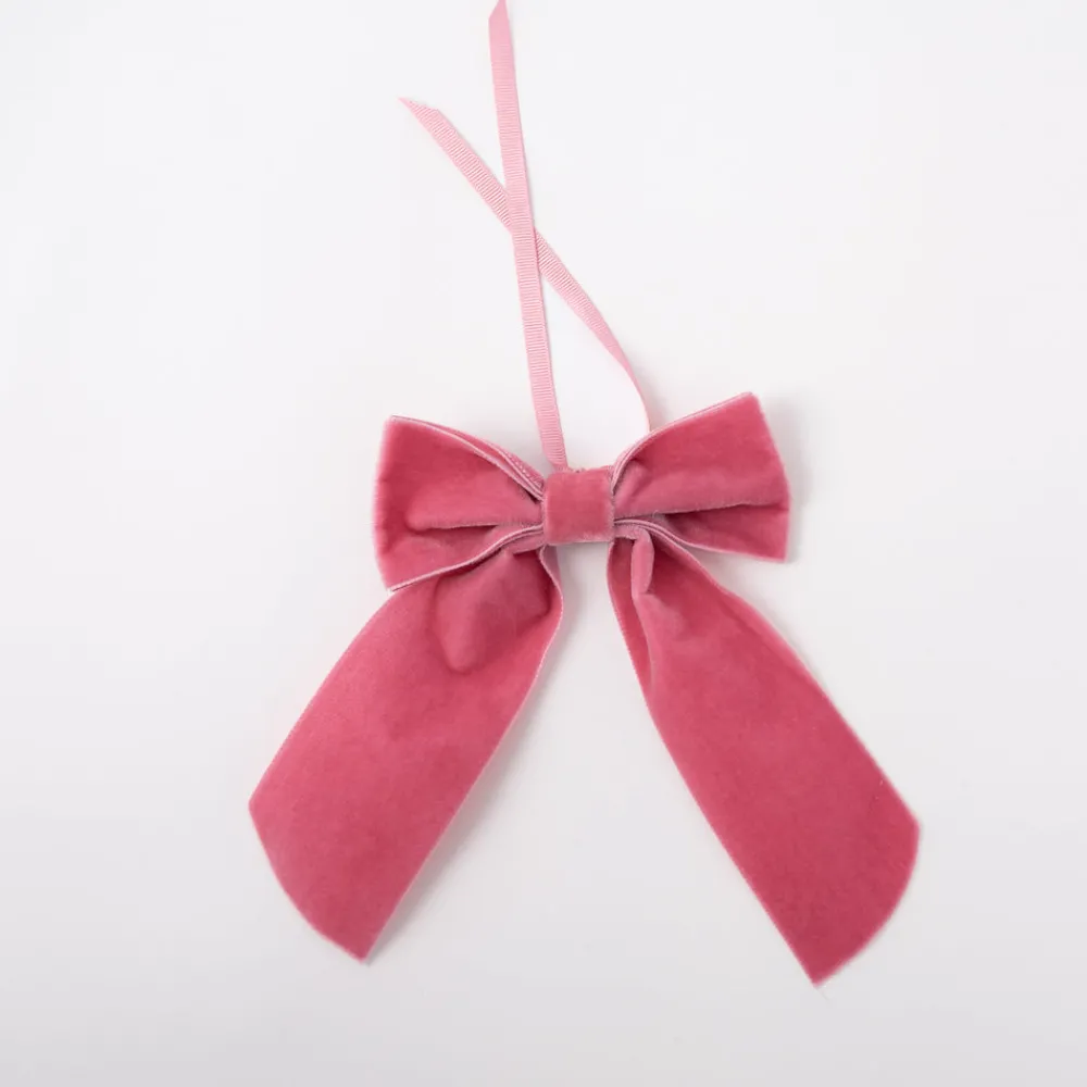 No Reservations Place Settings & Linens|Velvet Napkin Bow