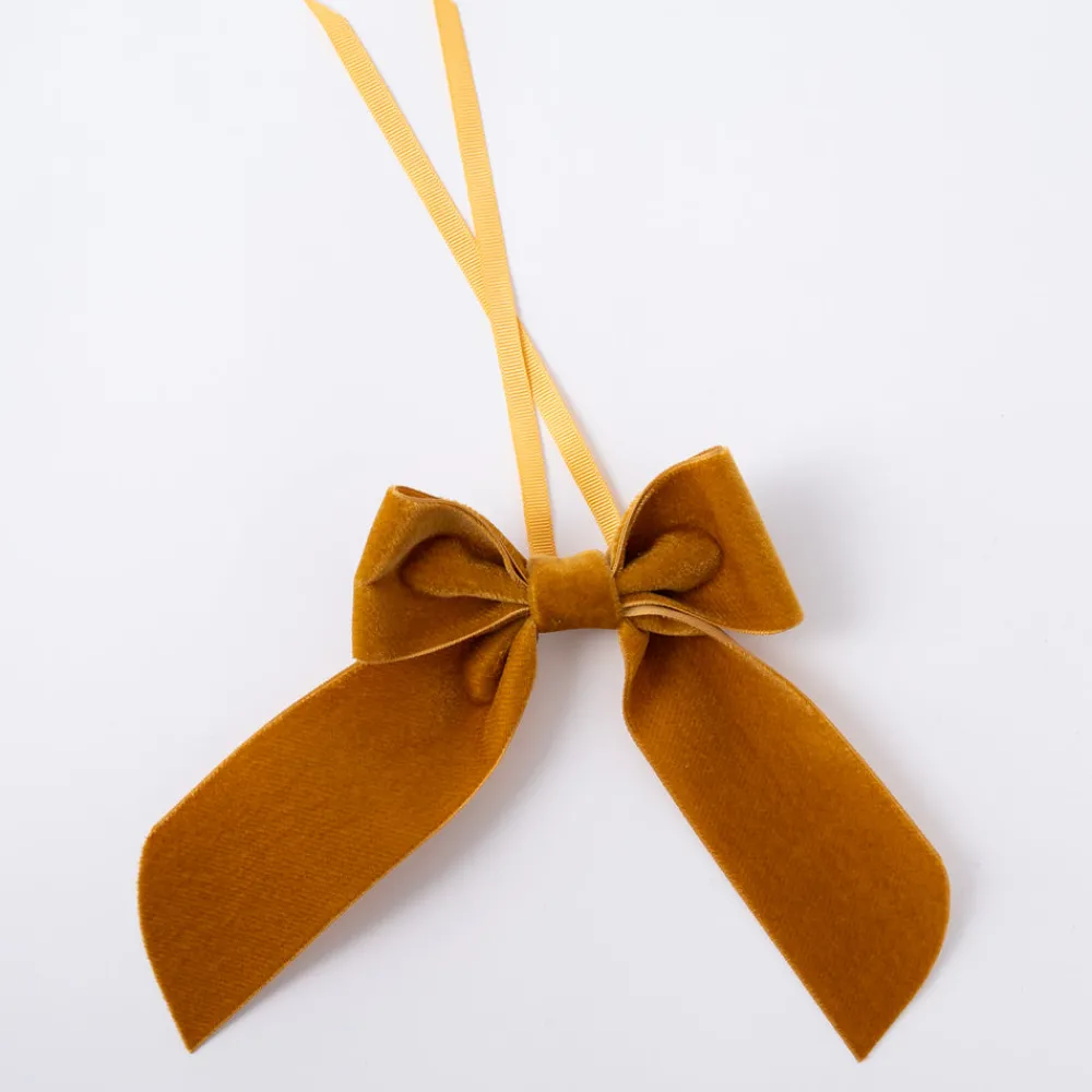 No Reservations Place Settings & Linens|Velvet Napkin Bow