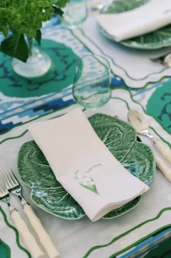 TriChi Design Place Settings & Linens|White Lily Linen Napkin and Tableau Placemat, Set of 4