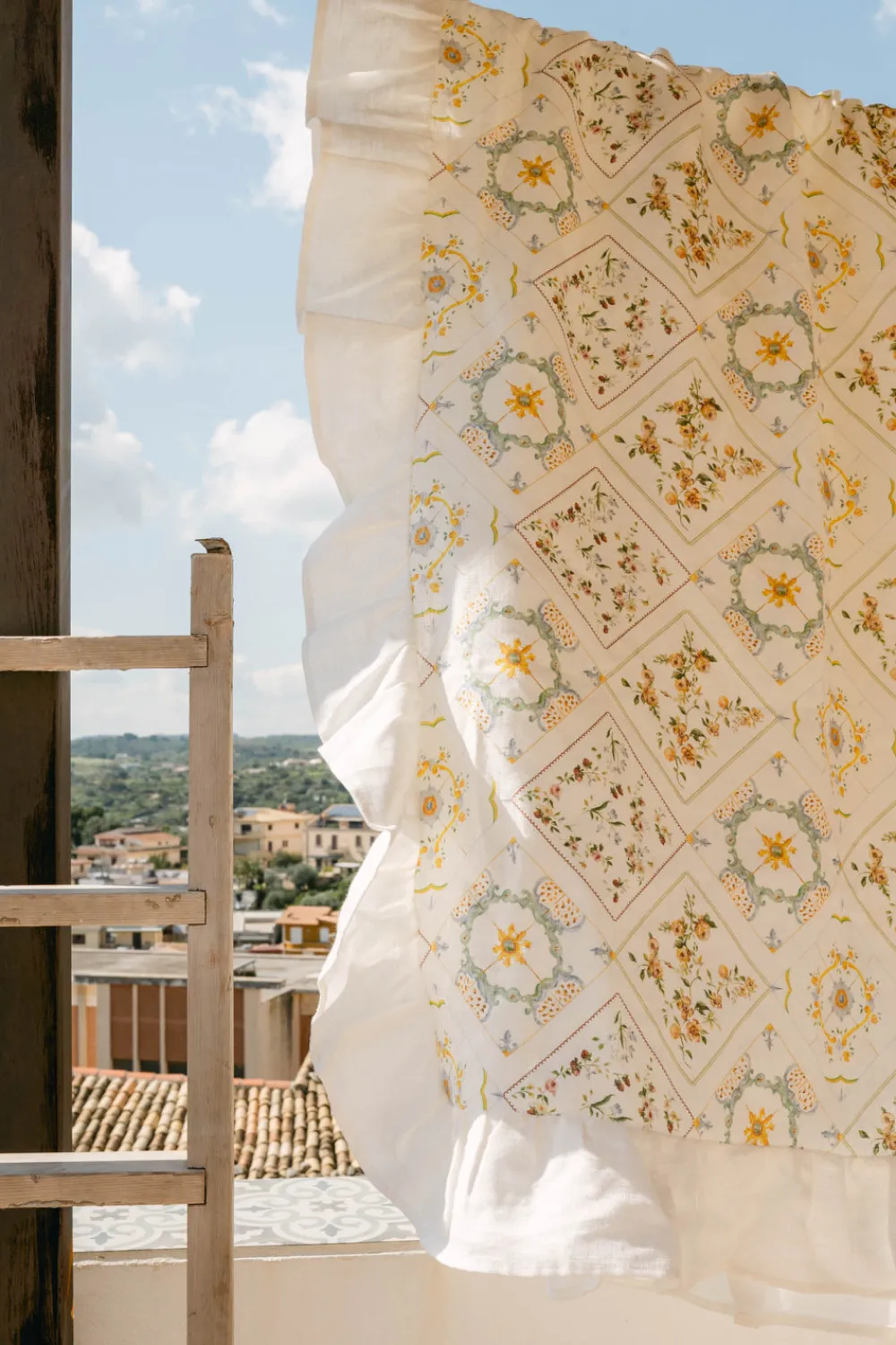 Nadia & Co Place Settings & Linens|Zia Tablecloth